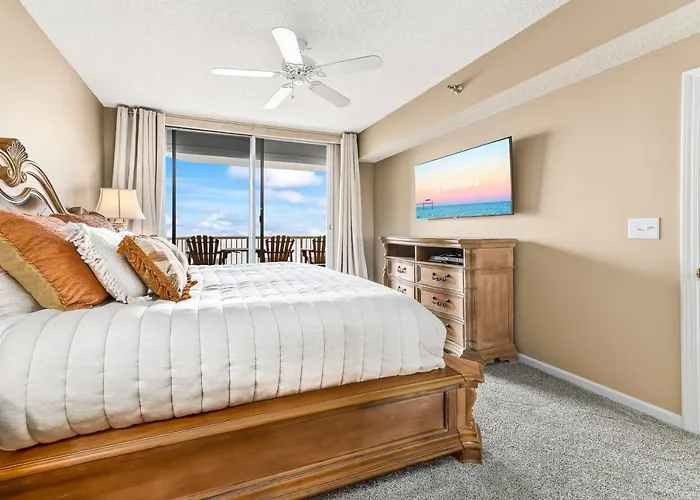 Club 708d Apartment *